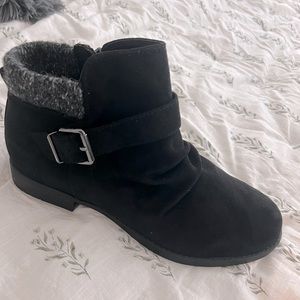 BLack Sweater Ankle booties 9.5w
